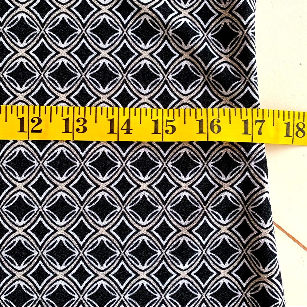 DANA BUCHMAN Short Sleeve Sheath Dress Black White Tan Geometric Print Small - Picture 7 of 10